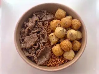 Hình ảnh Mì trộn  Cá Viên Chiên - Thịt Bò Xào