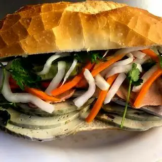 Bánh mì chả chay - 25.000 ₫ tại Bánh Mì Hà Nội 32 - Nguyễn Thượng Hiền