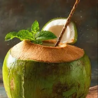 Nước dừa tươi - fresh coconut juice - 新鮮椰汁 - 43.750 ₫ tại DJ CHICKEN Viet Đại Cát - Ẩm Thực Đài Loan - Hoàng Diệu