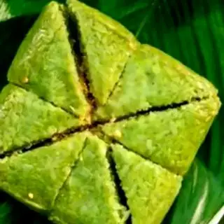 Bánh trưng - 23.000 ₫ tại Bánh Mì Hà Nội 32 - Nguyễn Thượng Hiền