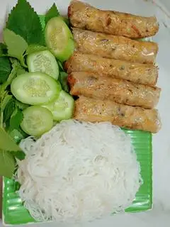 Hình ảnh Bún Nem rán giòn 