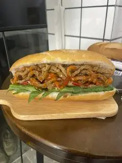 Hình ảnh Bánh mì chả cá đặc biệt