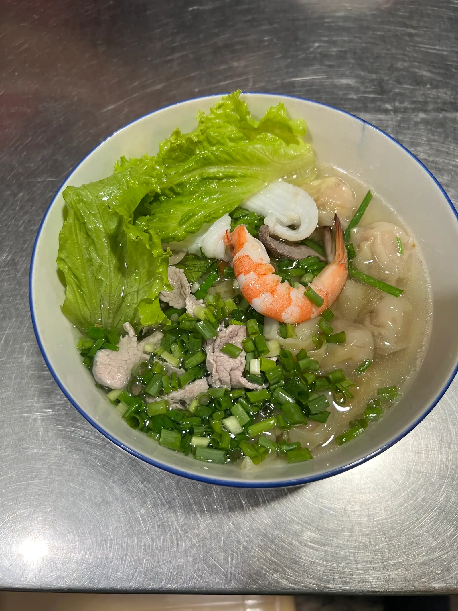 Mì hoành thánh thập cẩm - 80.000 ₫ tại Hủ Tiếu Mì Chú Sái - Đoàn Văn Bơ
