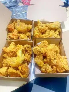 Hình ảnh Gà Chiên Nửa Con Cắt Miếng Nhỏ Tặng 01 Coca Khổng Lồ