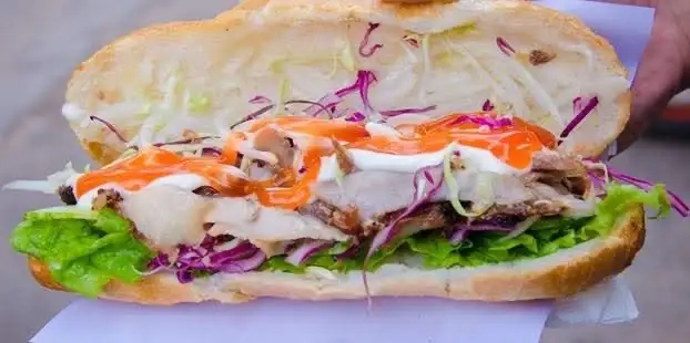 Hình ảnh Kebab Dài ( bánh mì  ổ truyền thống)