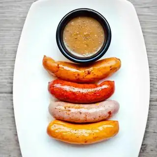 Gourmet sausage - 199.000 ₫ tại iSTEAKS Việt Nam - Nguyễn Huệ