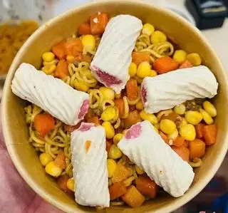 Hình ảnh Mì Trộn Mực Xoắn