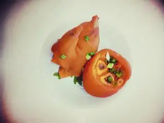 Hình ảnh Giò heo thêm