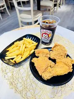 Hình ảnh 4 miếng gà - khoai tây chiên - Coca tươi - combo B