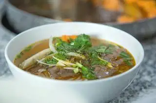 Hình ảnh Bún bò nạm - gân