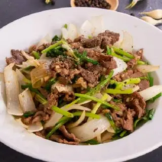 cơm chiên bò xào củ hành  - 68.000 ₫ tại Cơm Chiên Gà Xối Mỡ Linh - Võ Thị Đặng