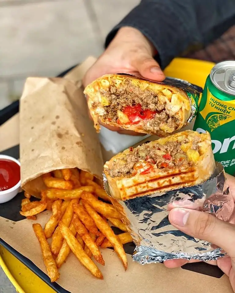 Tacos thịt nướng + bò bằm - 58.000 ₫ tại Bánh Tacos Wibu - Bình Phú