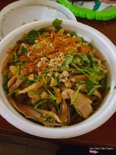 Hình ảnh Phở gà đùi trộn