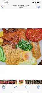 Hình ảnh Cơm sườn bì chả trứng opla
