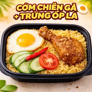 Hình ảnh cơm chiên gà + 1 trứng mắm tỏi 