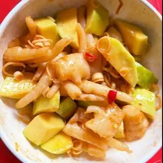 Hình ảnh Chân Gà mix Tai Heo sốt Thái Chay 