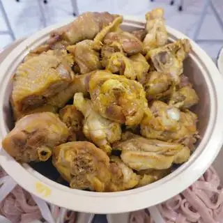 Hình ảnh Mỳ Quảng gà ta
