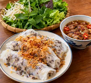 Hình ảnh Bánh Cuốn Nóng nhân mộc nhĩ thịt băm + Chả thịt nướng