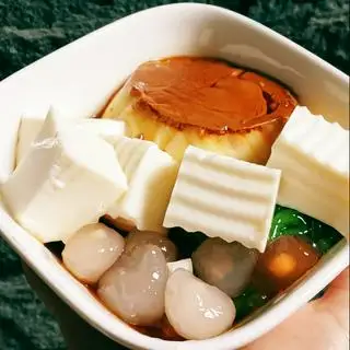 Hình ảnh Chè Caramel mix Khúc Bạch