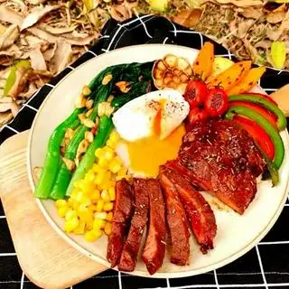 Hình ảnh Salad Bò nướng