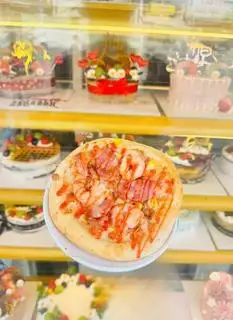 Pizza bò phô mai - 35.000 ₫ tại Thiên Thanh Bakery - Lương Định Của