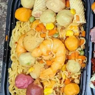 Hình ảnh Mỳ trộn xiên que