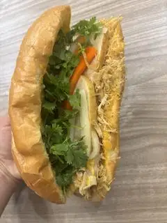 Bánh mì gà chả - 52.000 ₫ tại 186 Bánh Mì Gà & Trà - Trần Phú