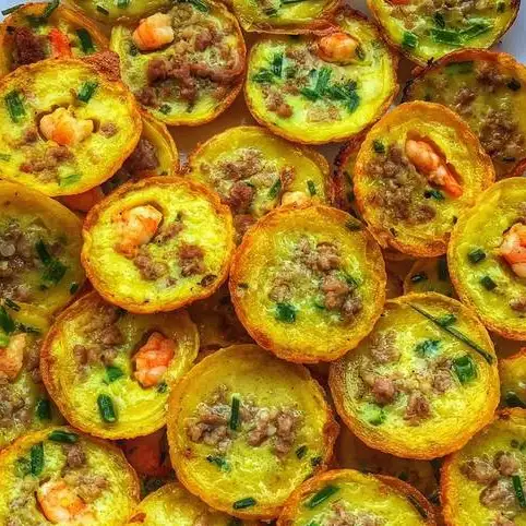 Bánh Khọt Thập Cẩm - Tôm, Thịt, Trứng - 79.000 ₫ tại Bánh Xèo & Bánh Khọt Miền Tây Cô Út