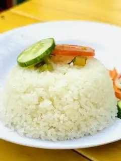 Cơm thêm - 9.000 ₫ tại Cơm Tấm Ba Anh Em - Phạm Văn Bạch