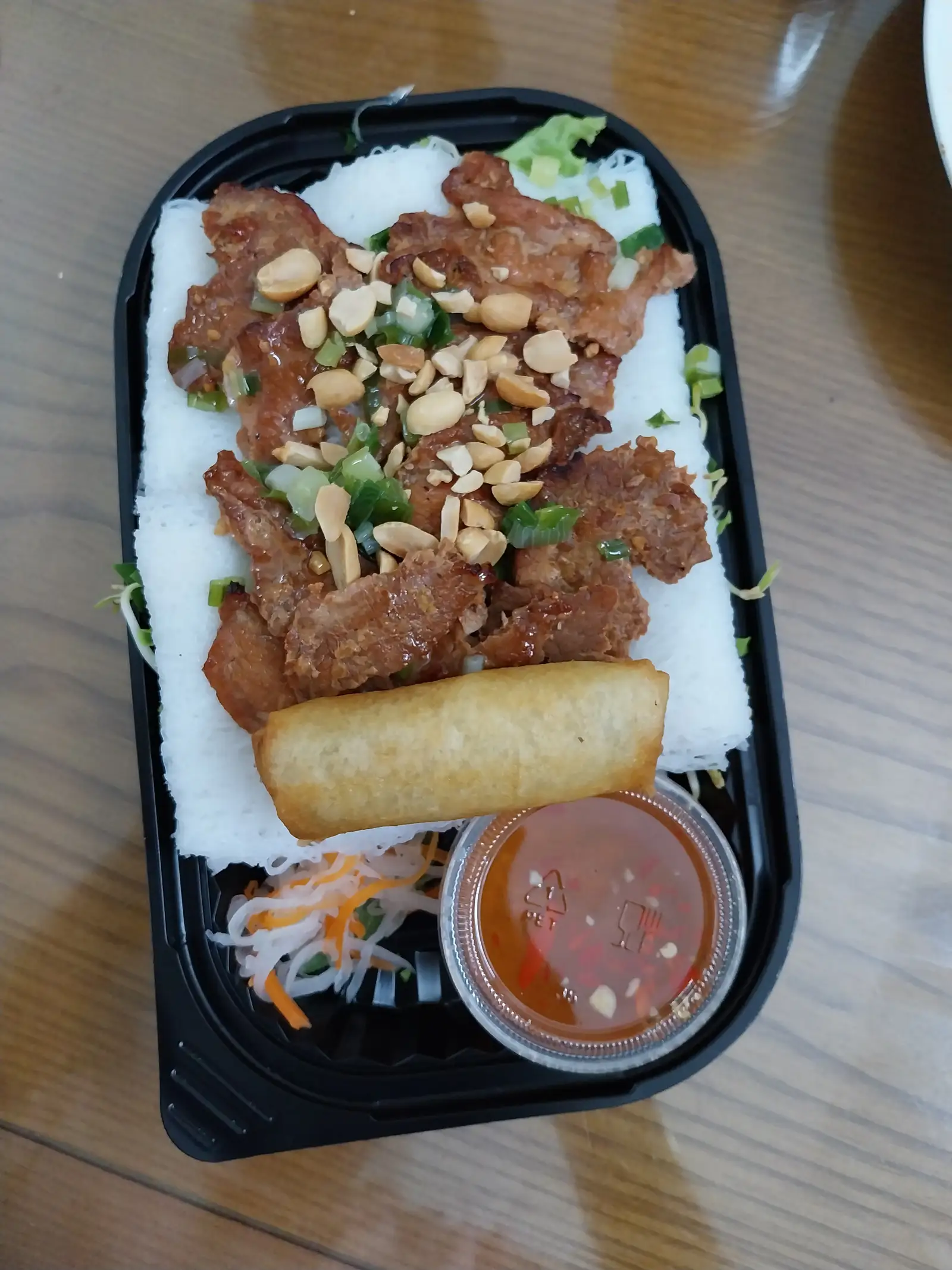 bánh hỏi thịt nướng + chả giò - 58.000 ₫ tại Bún Thịt Nướng Như Ý - Đường Số 49