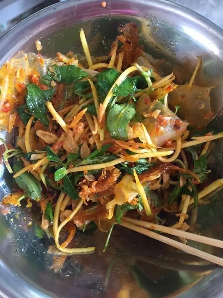 Bánh tráng trộn lớn - 30.000 ₫ tại Bánh Tráng Cô Sương - Bánh Tráng Chấm & Bánh Tráng Cuốn - Phùng Văn Cung