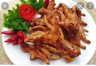 Hình ảnh CHÂN GÀ RÚT XƯƠNG NƯỚNG MUỐI ỚT 