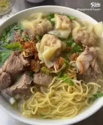 Mì hoành thánh xí quách - 75.000 ₫ tại Hủ Tiếu Mì Chú Sái - Đoàn Văn Bơ