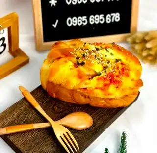 bánh mì chà bông trứng muối - 50.000 ₫ tại Tiệm Bánh Minh Phụng - Bánh Kem & Bánh Ngọt - Đặng Văn Ngữ