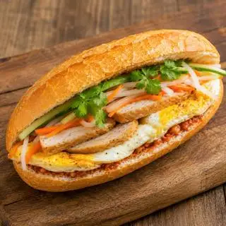 Hình ảnh  bánh mì chả cá + ốp la (size lớn)
