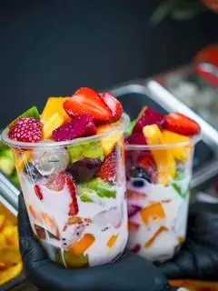 Hình ảnh sữa chua hoa quả