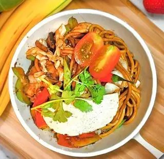 Mỳ Ống xào tàu xì chay kiểu hong kong (Hong Kong Stirfried Noodles With Herbs - 55.000 ₫ tại Bảo Ngân Chay Quán - Mỳ Sốt, Miến Xào & Cơm Chiên - Hoà Bình