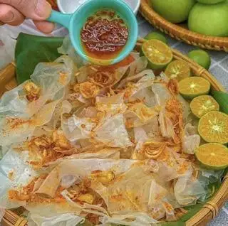 Hình ảnh Bánh phơi sương vò chấm muối tắc