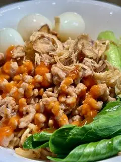 Hình ảnh Mì Trộn Trứng Thịt Bằm 
