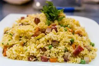Cơm chiên dương châu - bò - 40.000 ₫ tại Cơm Chiên & Mì Xào - Đường Số 45