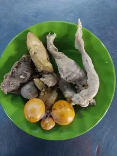 Hình ảnh 1 bộ lòng (để nguyên hay trộn gỏi tùy khách chọn) 