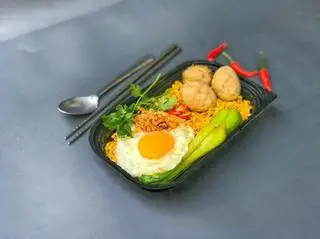 Mì trộn bò viên trứng - 35.000 ₫ tại Mì Trộn Mickey - Ngô Gia Tự