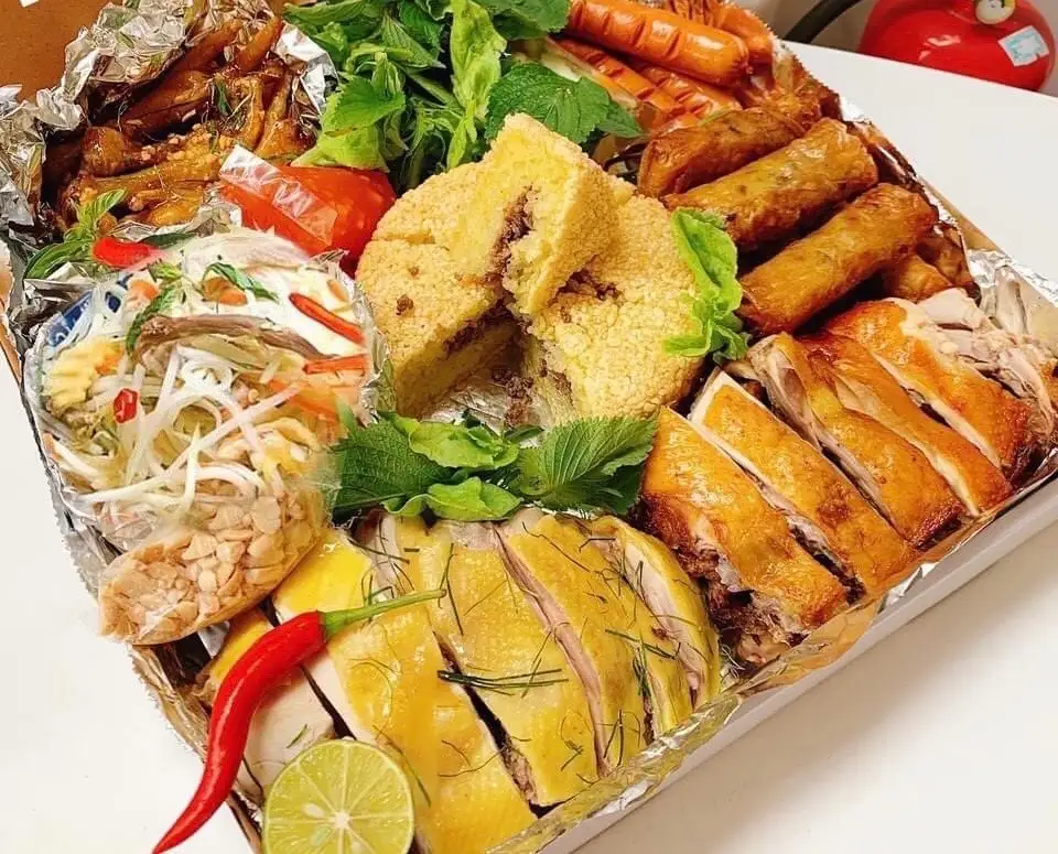 Hình ảnh mâm mẹt gà F 