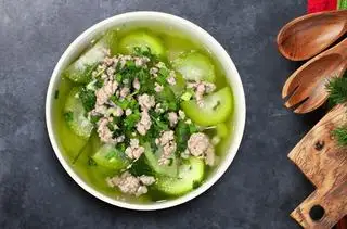 Hình ảnh 2 canh bí xanh thịt bằm 