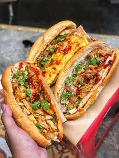 Hình ảnh Bánh Mì Trứng Bò Khô