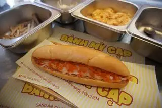 Hình ảnh Bánh mỳ truyền thống size thường