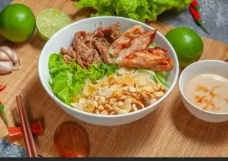 Bún Bò Nem Nướng - 70.000 ₫ tại Bún Chả Cá Quy Nhơn - Quán 8 Hướng - Nguyễn Sơn