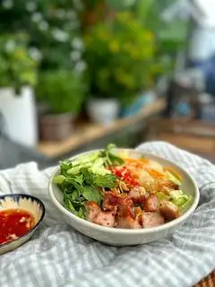 Hình ảnh Bún Trộn Nem Nướng