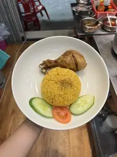 Hình ảnh Cơm gà xối mỡ