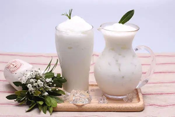 Sữa Uống Dầm Nha Đam Tươi - 32.000 ₫ tại Bánh Mì Yến - Bánh Mì Muối Ớt & Sốt Kem Phomai - Trần Bình Trọng